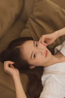 《年轻女教师
